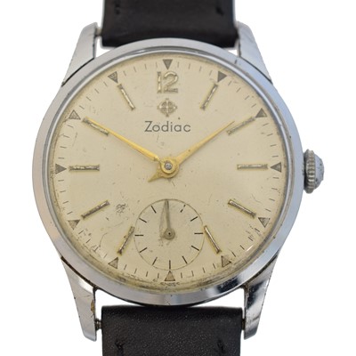 Lot 164 - A stainless steel Zodiac wristwatch