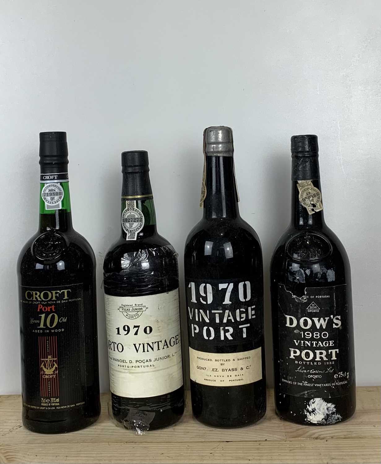 Lot 40 - 4 Bottles Mixed Lot Tawny and Vintage Port