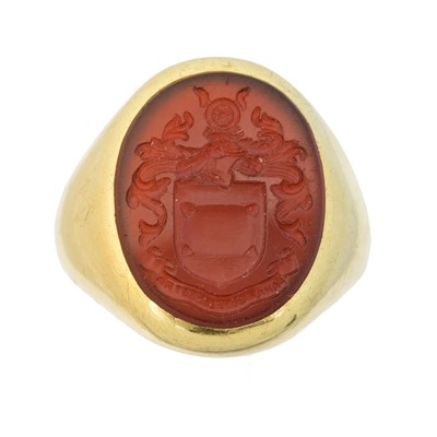 Lot 51 - An 18ct gold signet ring