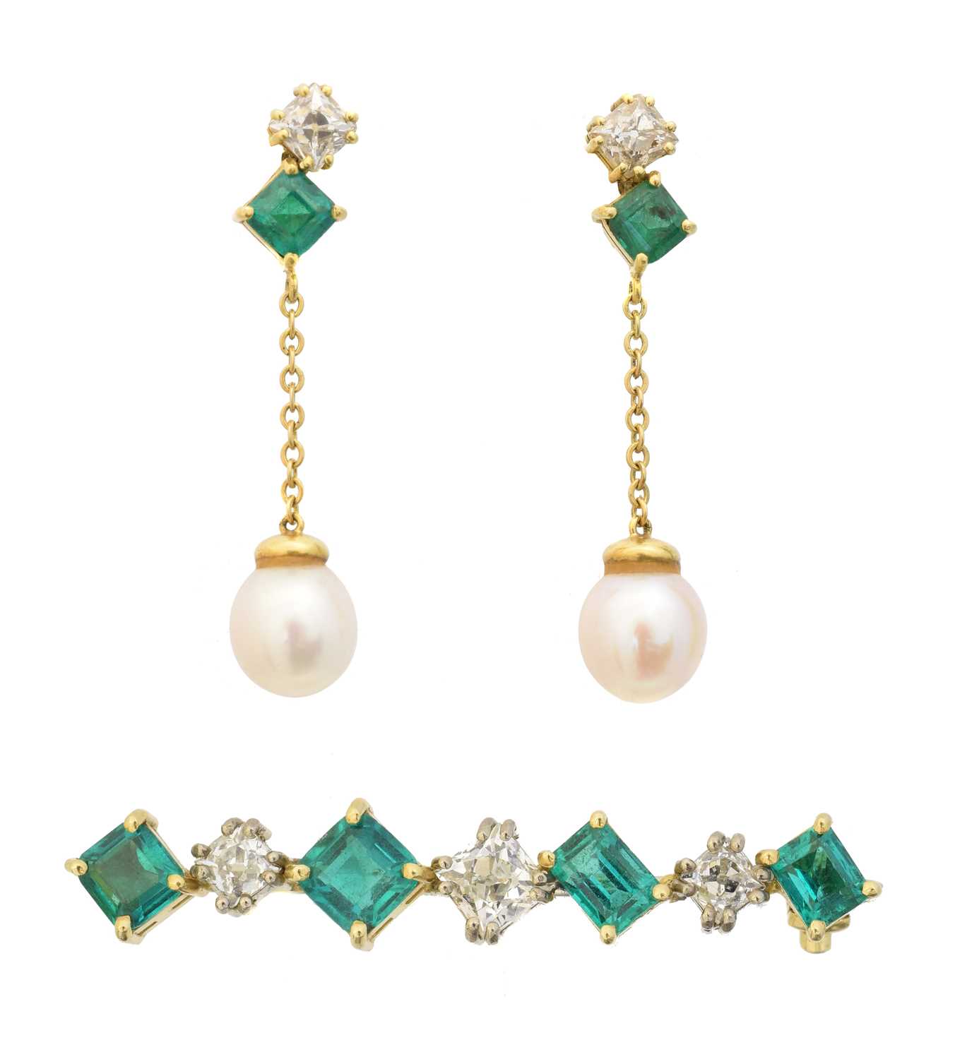 Lot A set of emerald and diamond jewellery