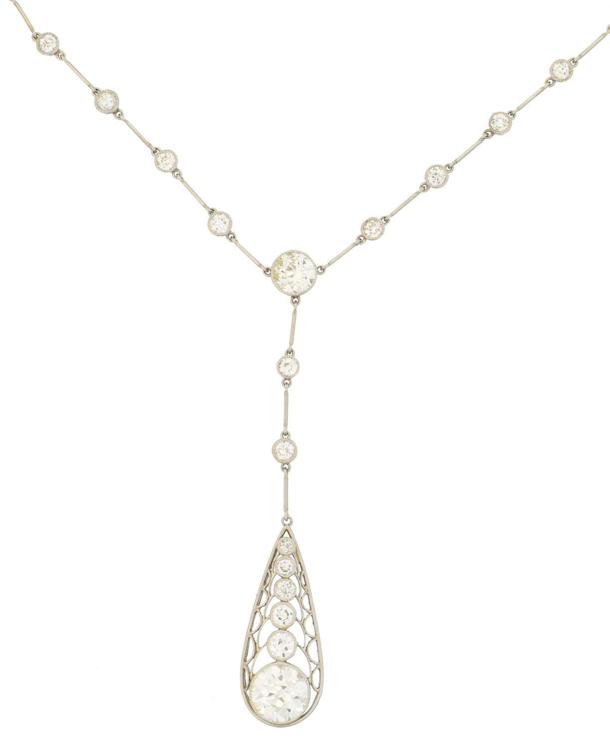 Lot 27 - An early 20th century diamond necklace