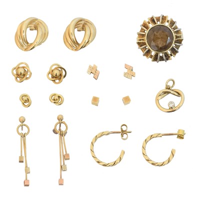 Lot 23 - A selection of jewellery