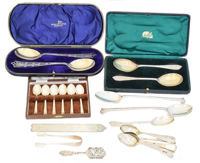 Lot 157 - A selection of silver flatware