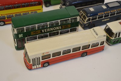 Lot 169 - 17 metal kit-built model buses