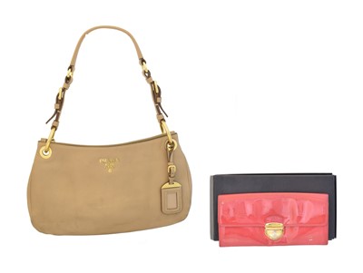 Lot 34 - A Prada bag and wallet
