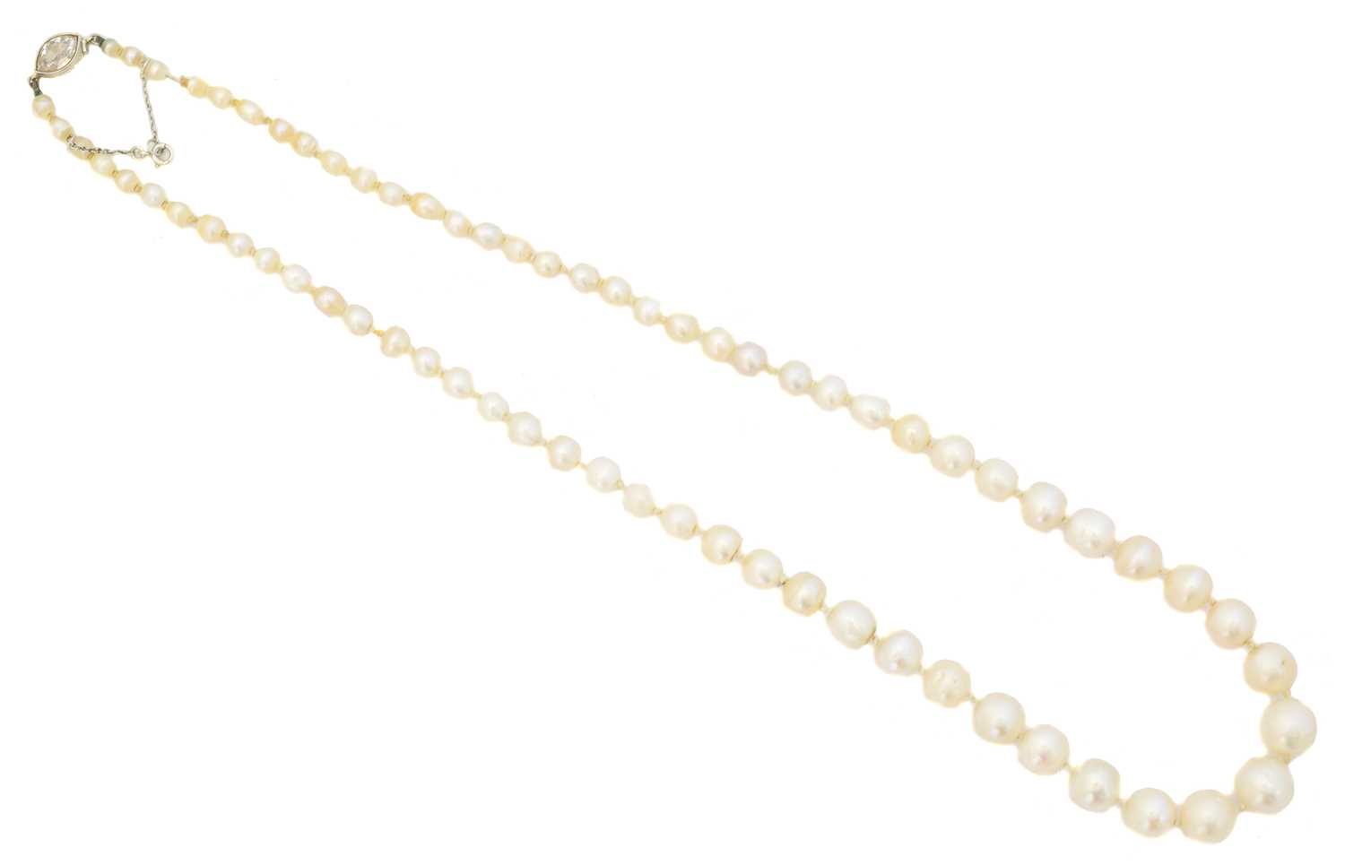 33 - A pearl and diamond necklace, 