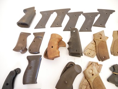 Lot 282 - Box of mixed pistol grips