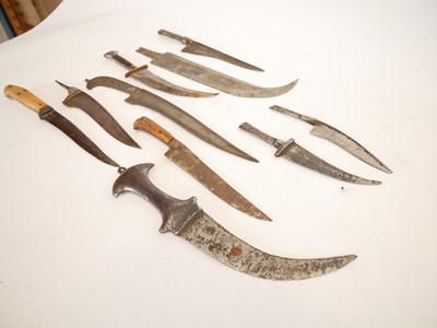Lot 365 - Ten various knifes and blades