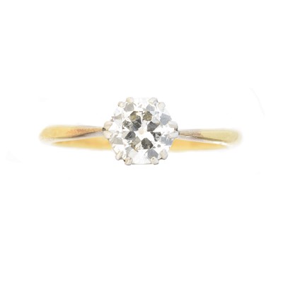 Lot 80 - A diamond single stone ring