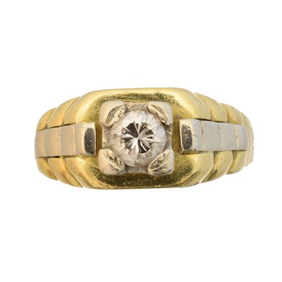 Lot 57 - An 18ct gold diamond single stone ring