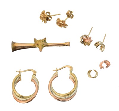 Lot 24 - A selection of jewellery