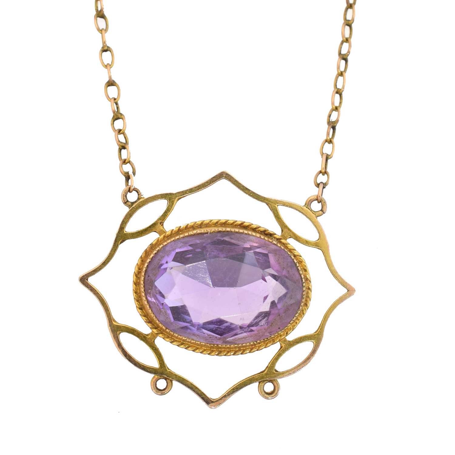 Lot 29 - An early 20th century amethyst pendant