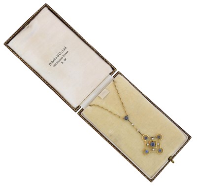 Lot 25 - An early 20th century sapphire and seed pearl necklace