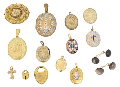 Lot 77 - A large selection of jewellery