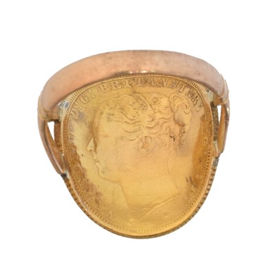Lot 45 - A Victorian sovereign ring