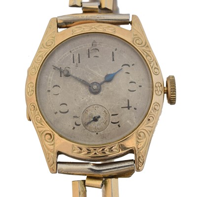 Lot 87 - A 9ct gold cased wristwatch