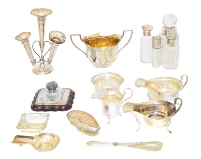 Lot 177 - A selection of silver