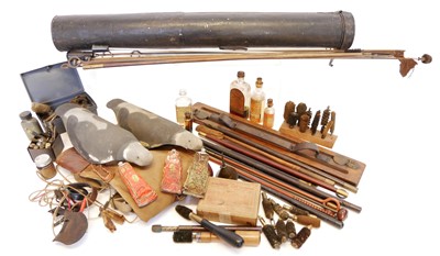 Lot 256 - Collection of vintage shooting / cleaning equipment