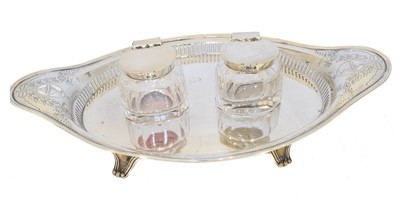Lot 172 - An Edward VII silver inkwell
