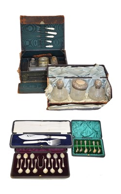 Lot 100 - A selection of silver cased items