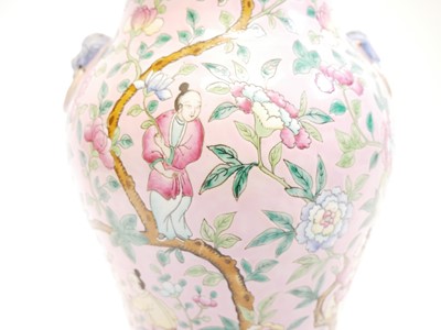 Lot 164 - Chinese vase