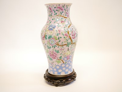 Lot 164 - Chinese vase