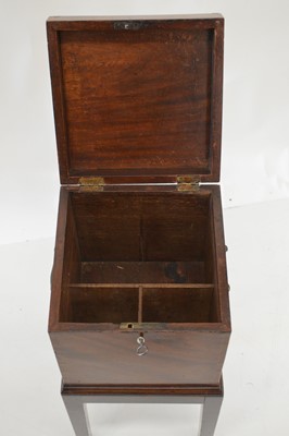 Lot 285 - Early 19th-century mahogany cellarette