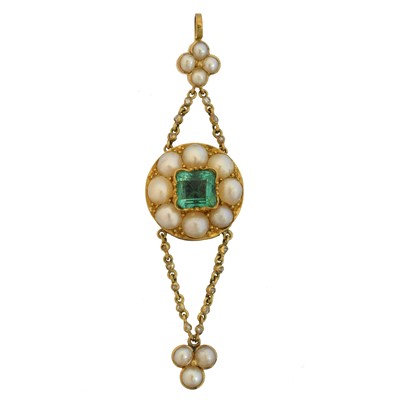 Lot 76 - An emerald, split pearl and diamond pendant