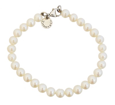 Lot 51 - A Tiffany & Co. cultured pearl bracelet