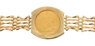 Lot 44 - A George V half sovereign bracelet
