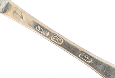 Lot 84 - A William III silver dog nose spoon