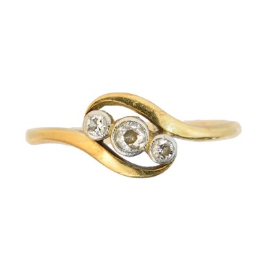 Lot 40 - An 18ct gold diamond three stone ring