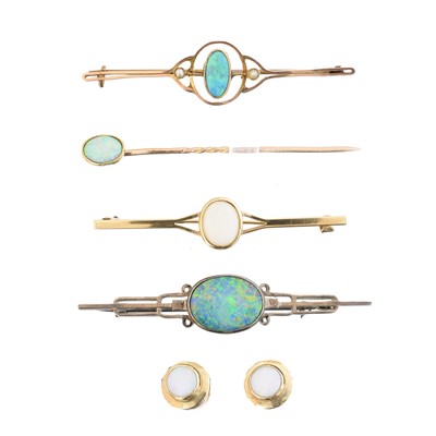 Lot 2 - A selection of opal jewellery