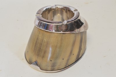 Lot 125 - Two EPNS horse hoof ashtrays and a paperweight