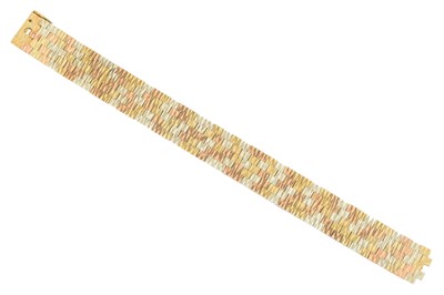 Lot 43 - A 9ct gold bracelet