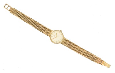 Lot 207 - A 9ct gold Omega ladies wristwatch