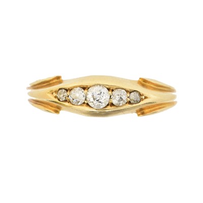 Lot 32 - An early 20th century 18ct gold diamond five stone ring