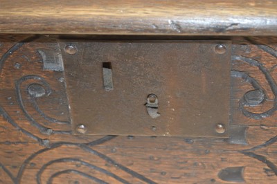 Lot 289 - 17th-century oak tabletop bible box