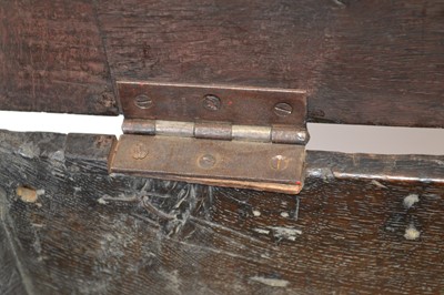 Lot 289 - 17th-century oak tabletop bible box