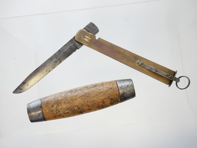 Lot 209 - Swedish barrel knife