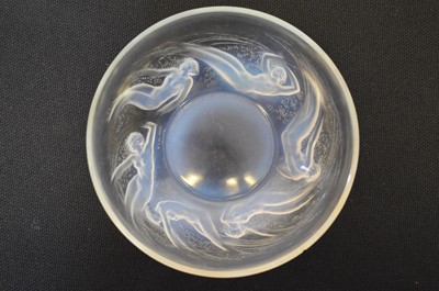 Lot 100 - Lalique 'Ondines' pattern bowl