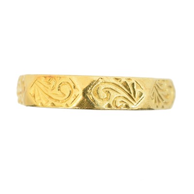 Lot 28 - A 22ct gold band ring