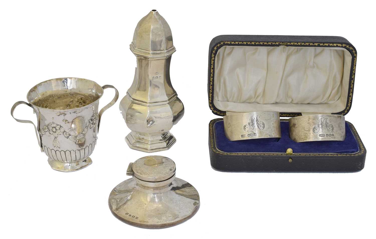 Lot 72 - A selection of silver