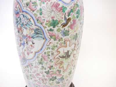 Lot 167 - Large Chinese Qing Dynasty Cantonese vase
