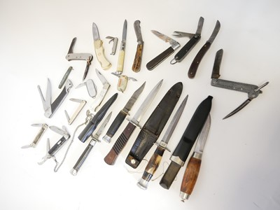 Lot 194 - Collection of pen knifes and other small knives