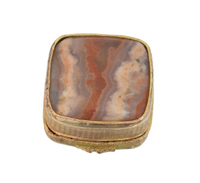 Lot 89 - An early 19th century gilt metal and agate vinaigrette