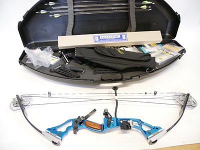Lot 267 - Browning BB50 Oasis compound bow and accessories