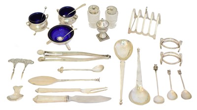 Lot 79 - A selection of silver