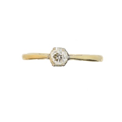 Lot 37 - A diamond single stone ring