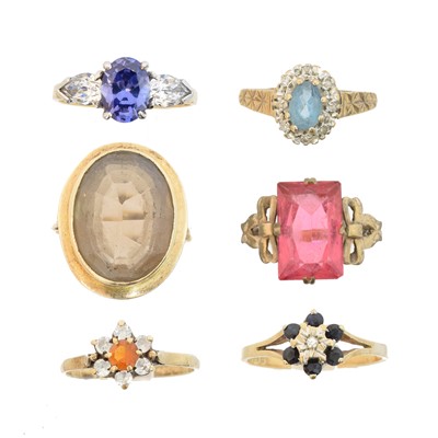 Lot 71 - A selection of gem-set dress rings